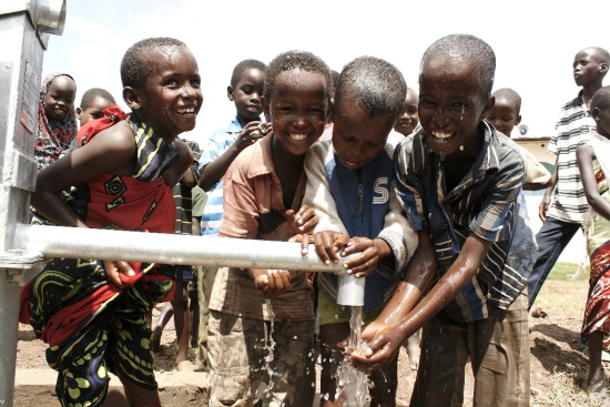 아프리카 지역에 식수 공급