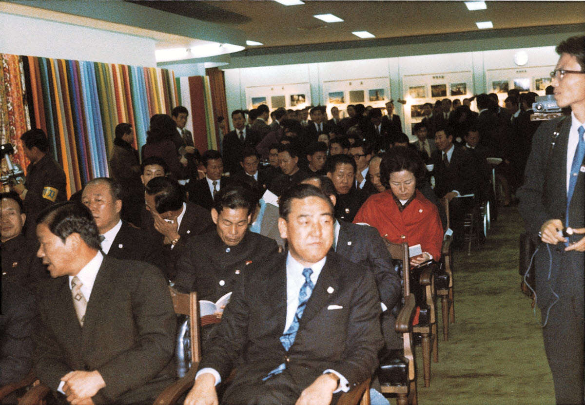 197211_남북적십자단 선경합섬 방문