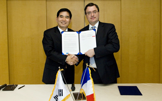 Signed contract for development and supply of Sanofi Pasteur and next-generation pneumonia vaccine
